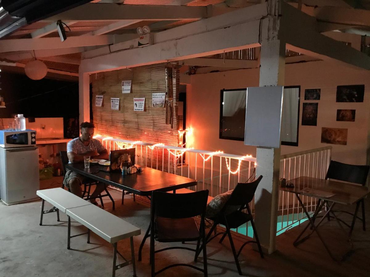 Hostel Lions Mambajao Eksteriør bilde